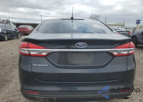 2018 Ford Fusion S z USA, uszkodzony, nr VIN 3FA6P0G74JR228048
